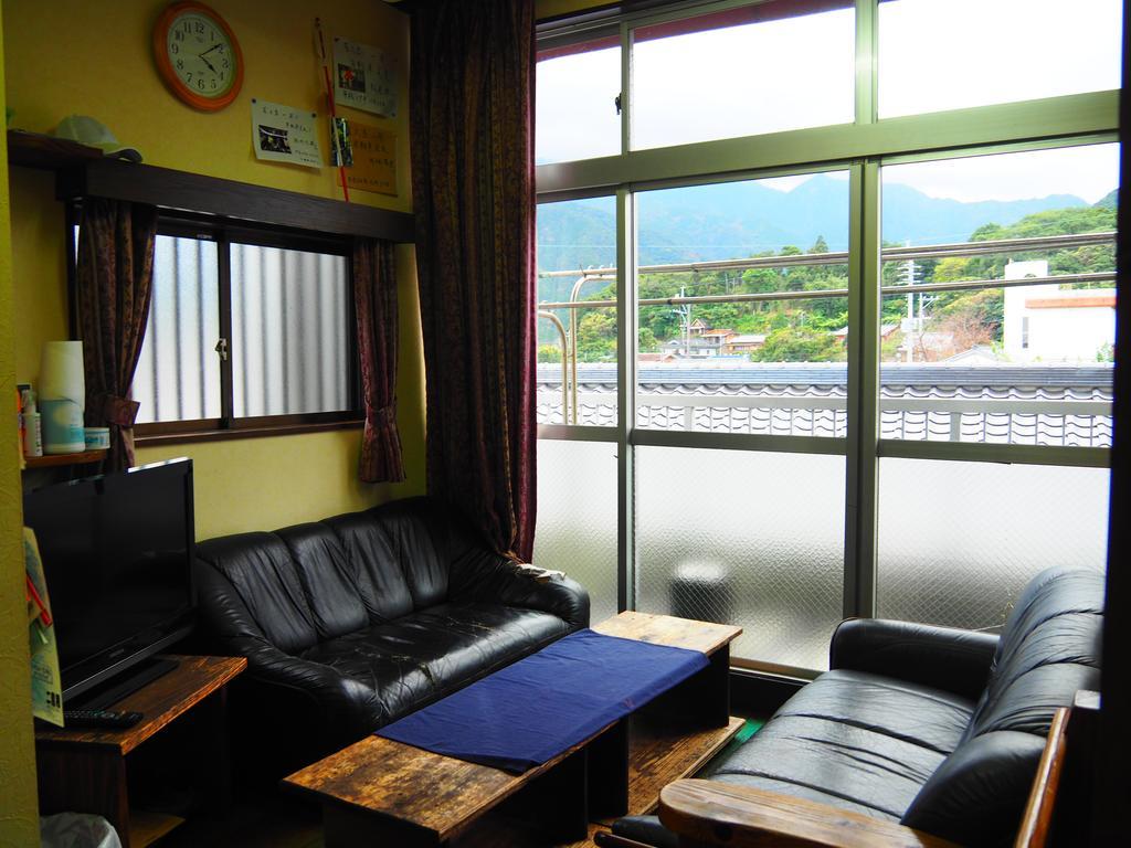 Sudomari Minshuku Friend Hotel Yakushima  Buitenkant foto